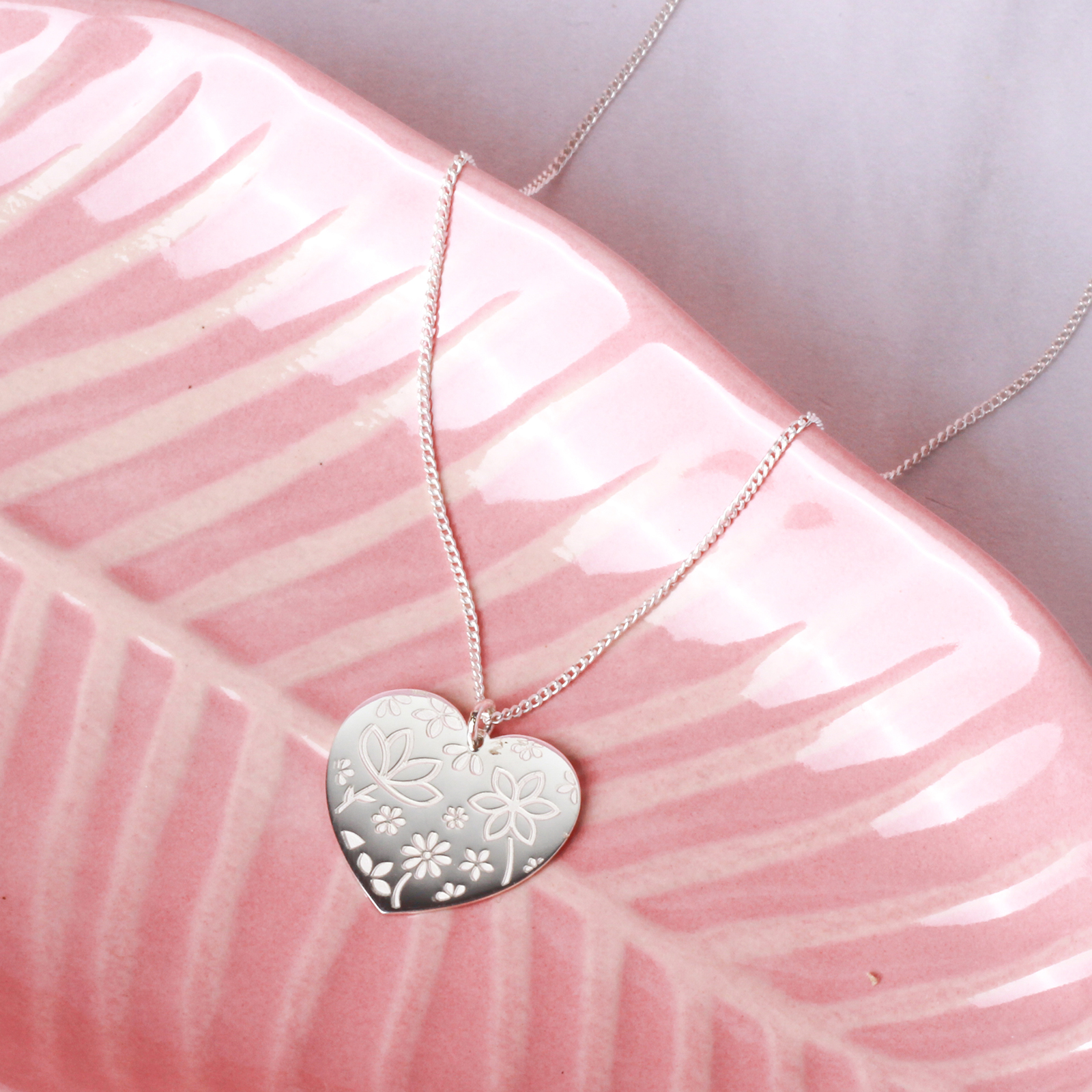 Dije corazón Querer de plata .925 con cadena ajustable de 50cm, Colección Querer, Joyería para Mujer de Anante Joyería
