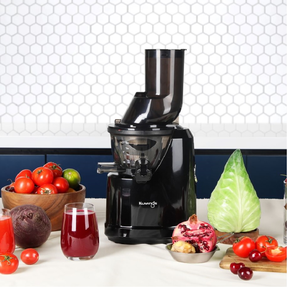 Extractor de jugos Kuvings de prensado en frío B1700 black