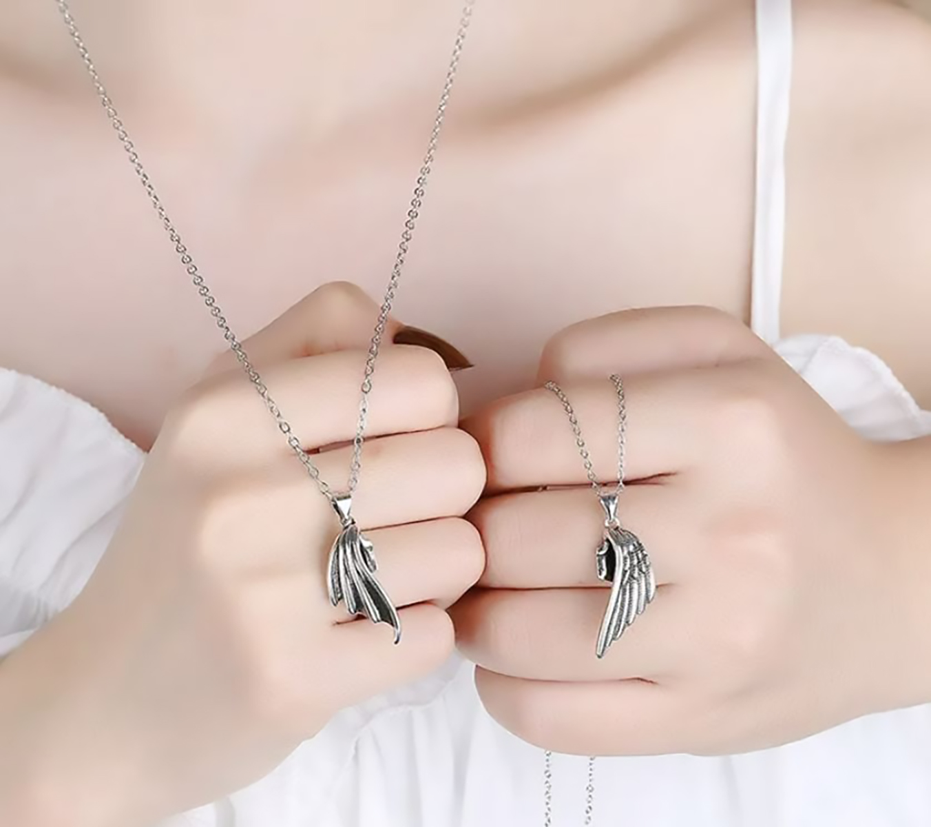 Collares para Parejas con Colgante Alas de Angel y Demonio. Collar magnetico iman. Regalo Amor y Amistad