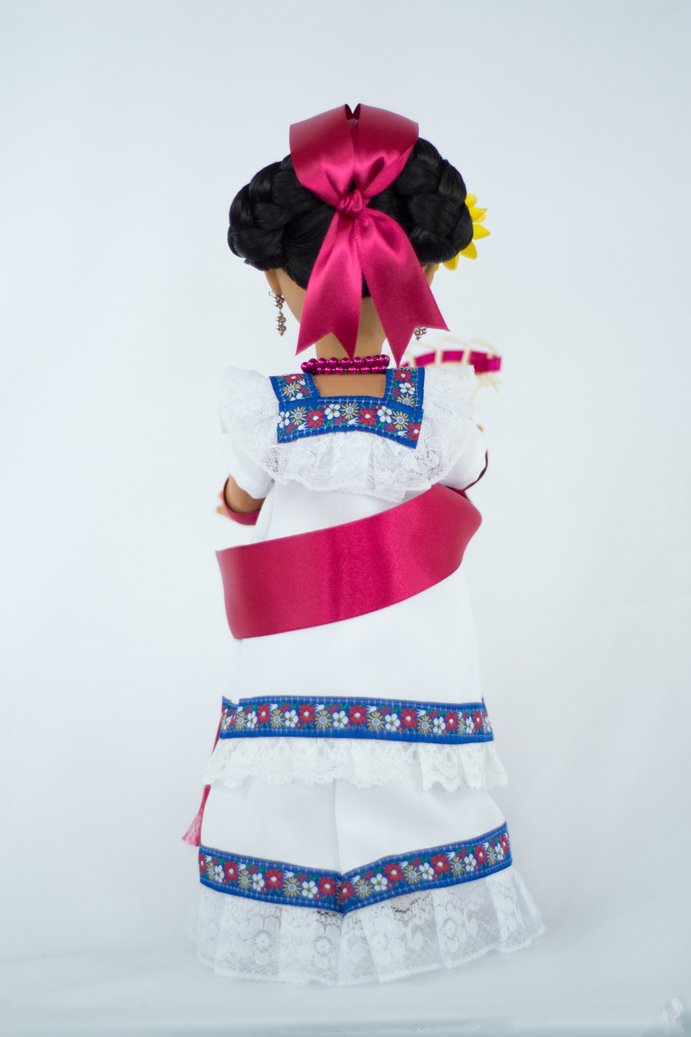 Eulalia Colecciones- Muñeca Mexicana Modelo Yucatán. Pieza de colección de 38 cm. Hecha a Mano. Creación Original, variedad de colores en telas, detalles y accesorios.