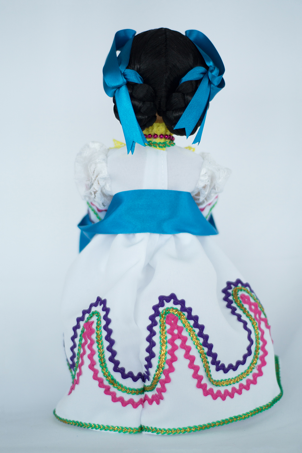 Eulalia Colecciones- Muñeca Mexicana Modelo Monterrey.  Pieza de colección de 38 cm. Hecha a Mano. Creación Original, variedad de colores en telas, detalles y accesorios.