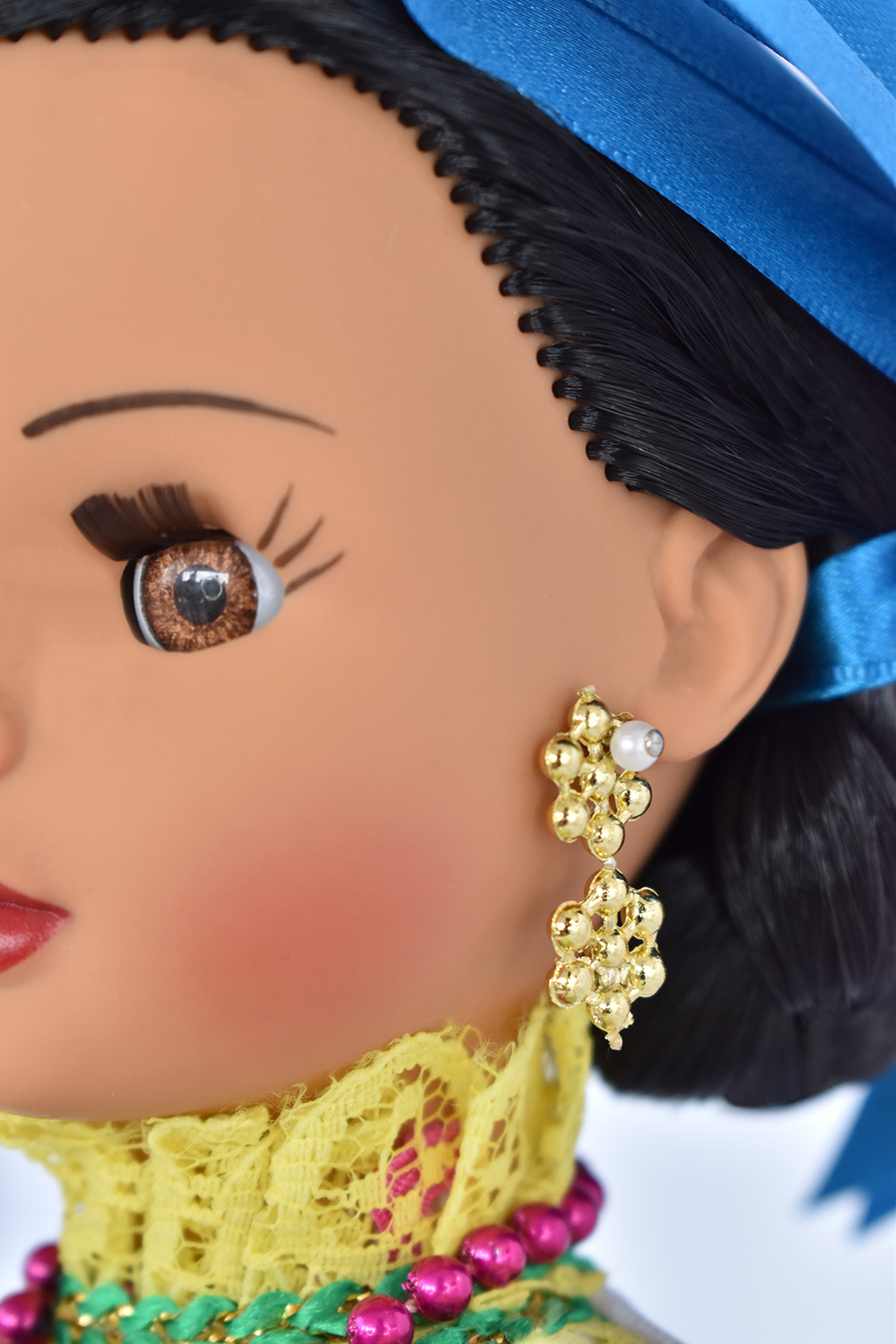 Eulalia Colecciones- Muñeca Mexicana Modelo Monterrey.  Pieza de colección de 38 cm. Hecha a Mano. Creación Original, variedad de colores en telas, detalles y accesorios.