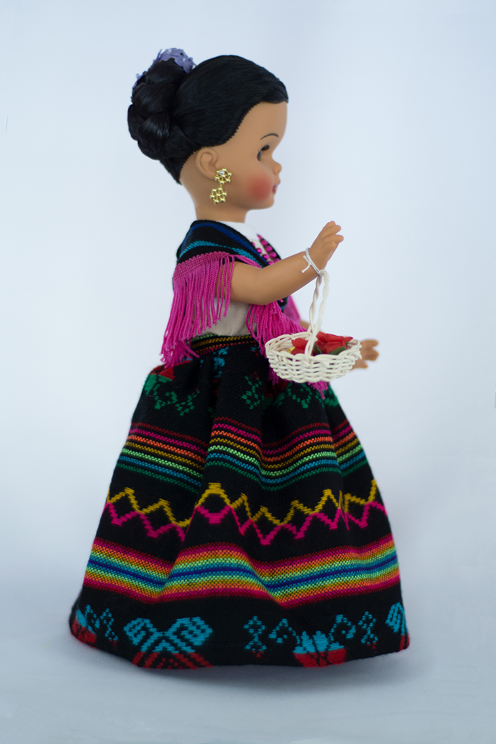 Eulalia Colecciones- Muñeca Mexicana Modelo Querétaro. Pieza de colección de 38 cm. Hecha a Mano. Creación Original, variedad de colores en telas, detalles y accesorios .