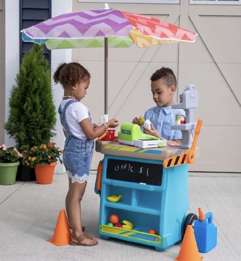 Step2 Little Helper's - Carrito de compras para niños, tienda de  comestibles, juguete de juego de simulación para niños pequeños a partir de  2 años, duradero, fácil de montar, colores brillantes, azul : Productos de  Oficina 