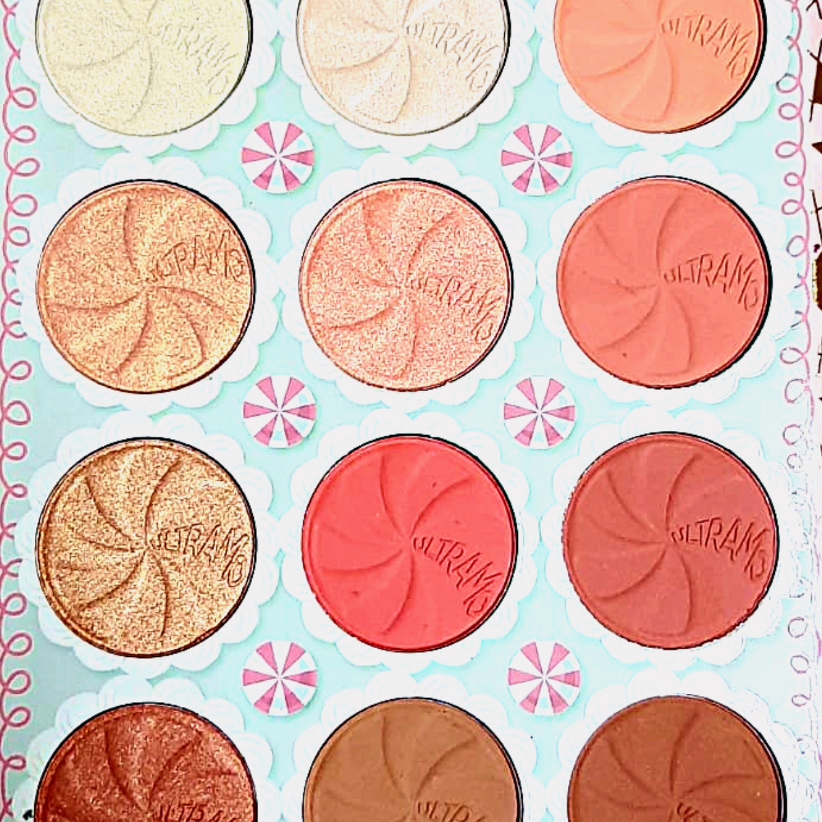 Paleta de sombras Ultramo 105 tonos