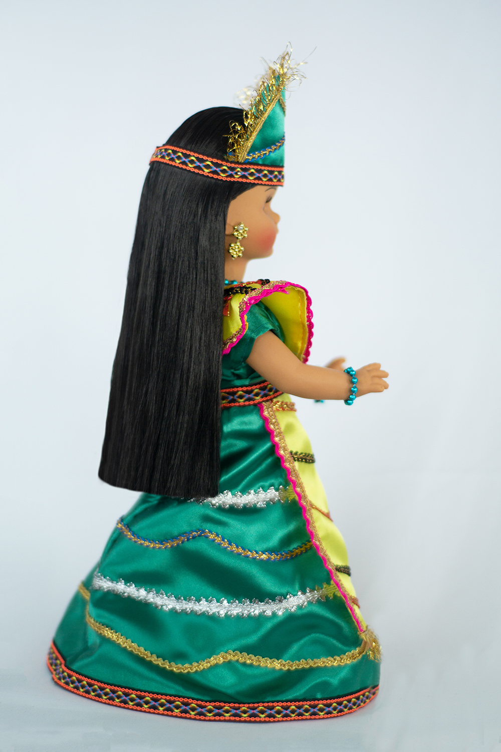 Eulalia Colecciones- Muñeca Mexicana Modelo Princesa Xcaret.  Pieza de colección de 38 cm. Hecha a Mano. Creación Original, variedad de colores en telas, detalles y accesorios .