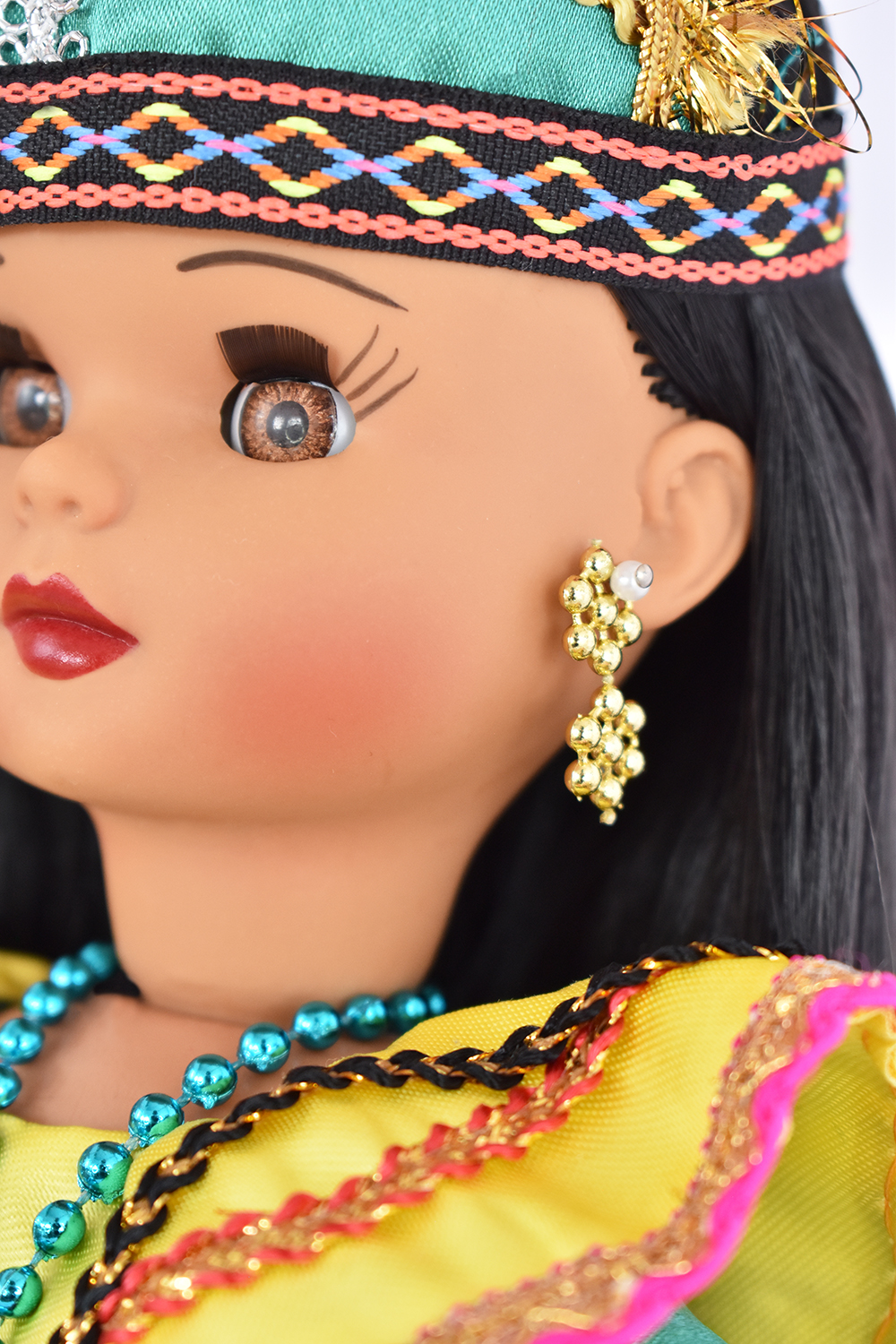 Eulalia Colecciones- Muñeca Mexicana Modelo Princesa Xcaret.  Pieza de colección de 38 cm. Hecha a Mano. Creación Original, variedad de colores en telas, detalles y accesorios .