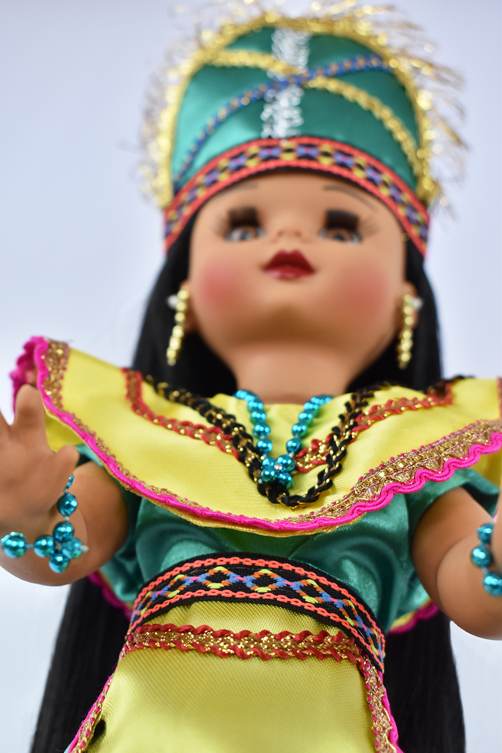 Eulalia Colecciones- Muñeca Mexicana Modelo Princesa Xcaret.  Pieza de colección de 38 cm. Hecha a Mano. Creación Original, variedad de colores en telas, detalles y accesorios .