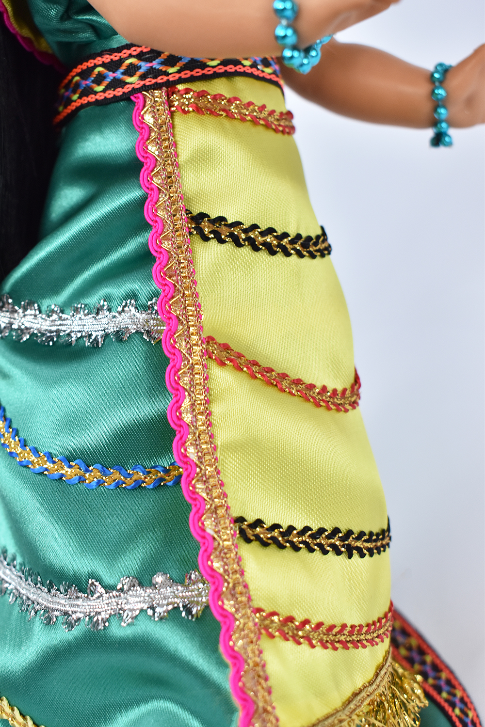 Eulalia Colecciones- Muñeca Mexicana Modelo Princesa Xcaret.  Pieza de colección de 38 cm. Hecha a Mano. Creación Original, variedad de colores en telas, detalles y accesorios .