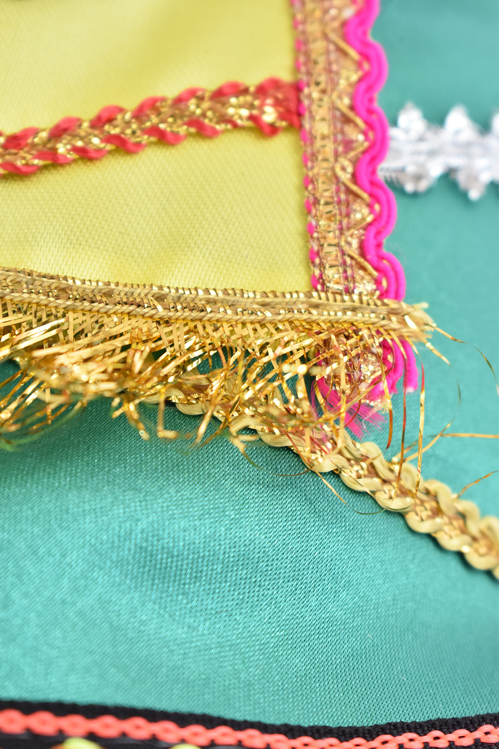 Eulalia Colecciones- Muñeca Mexicana Modelo Princesa Xcaret.  Pieza de colección de 38 cm. Hecha a Mano. Creación Original, variedad de colores en telas, detalles y accesorios .