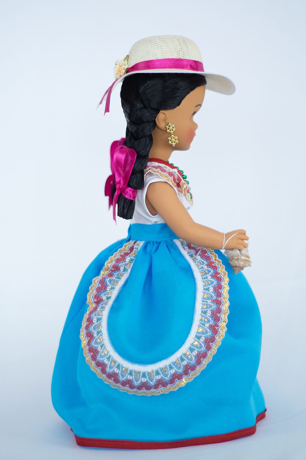 Eulalia Colecciones Muñeca Mexicana Modelo Campeche. Muñecas Típicas Mexicanas, México en bonitas muñecas, pieza de colección de 36 cm. Variedad de colores en falda. Accesorios varios colores.