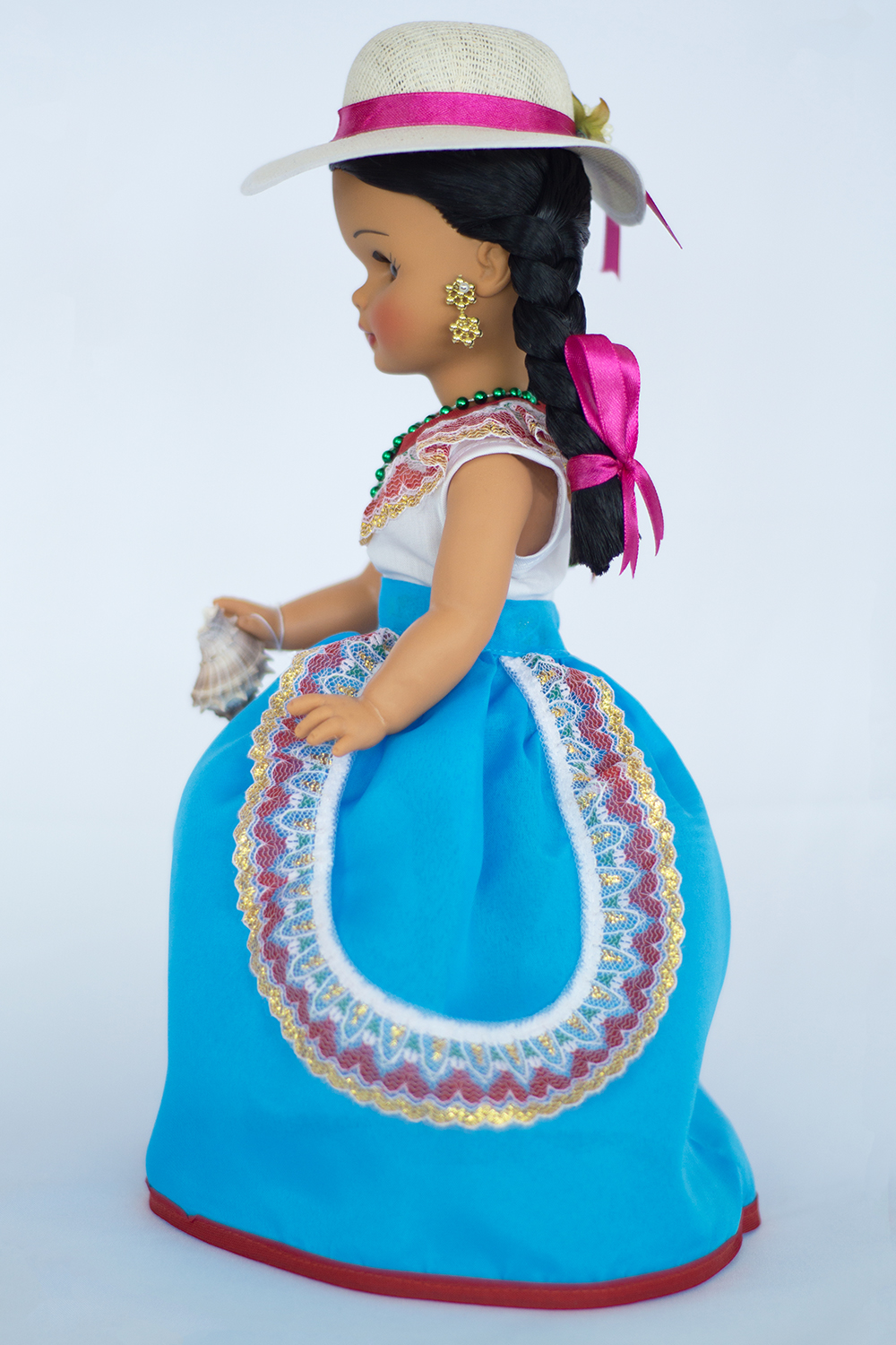 Eulalia Colecciones Muñeca Mexicana Modelo Campeche. Muñecas Típicas Mexicanas, México en bonitas muñecas, pieza de colección de 36 cm. Variedad de colores en falda. Accesorios varios colores.