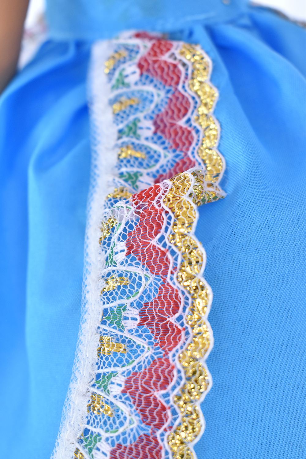 Eulalia Colecciones Muñeca Mexicana Modelo Campeche. Muñecas Típicas Mexicanas, México en bonitas muñecas, pieza de colección de 36 cm. Variedad de colores en falda. Accesorios varios colores.