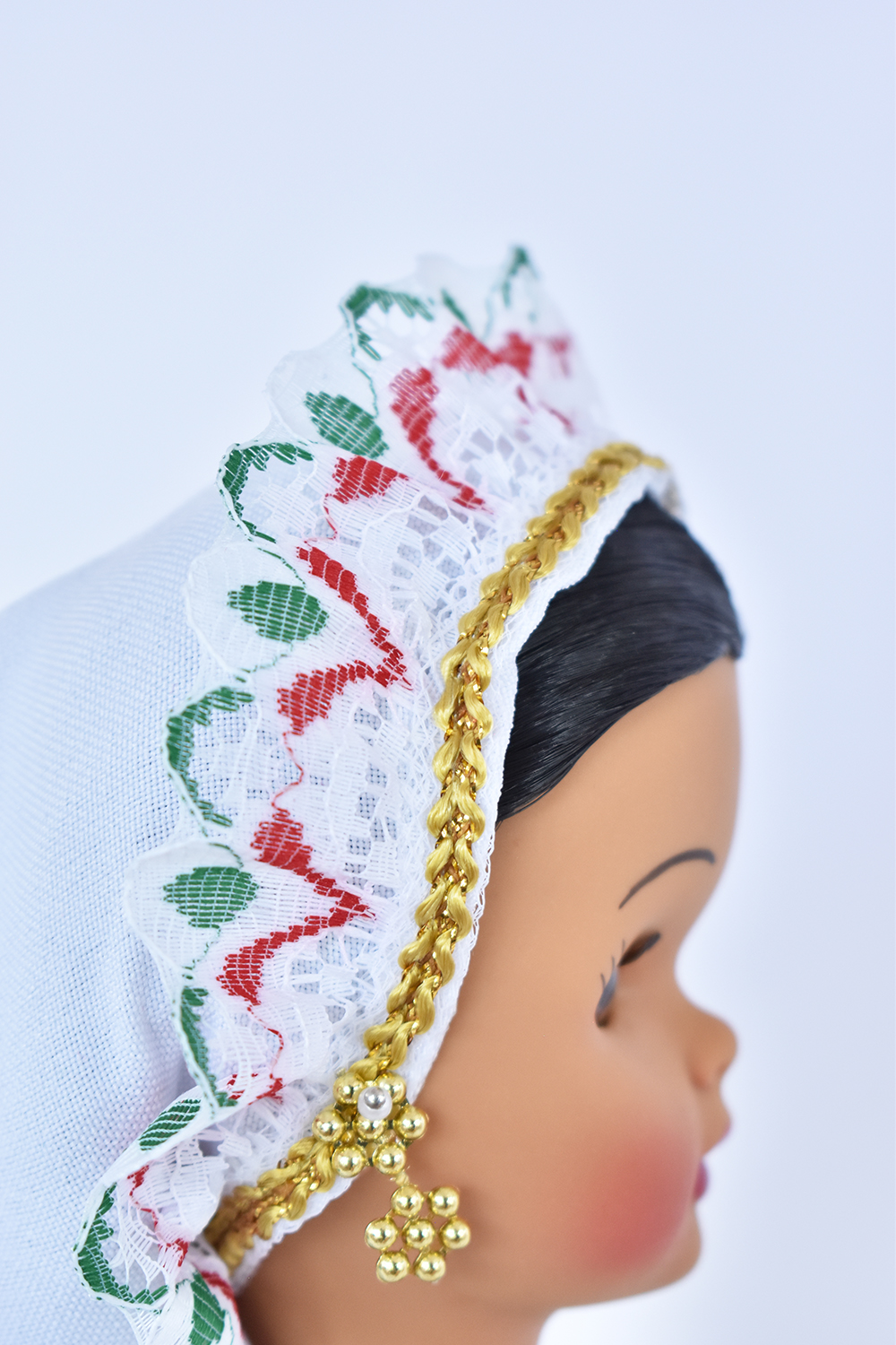 Eulalia Colecciones- Muñeca Mexicana Modelo Colima. Muñecas Típicas Mexicanas, México en bonitas muñecas, pieza de colección de 34 cm. Vestido Blanco con abanico de mimbre, accesorios varios colores.