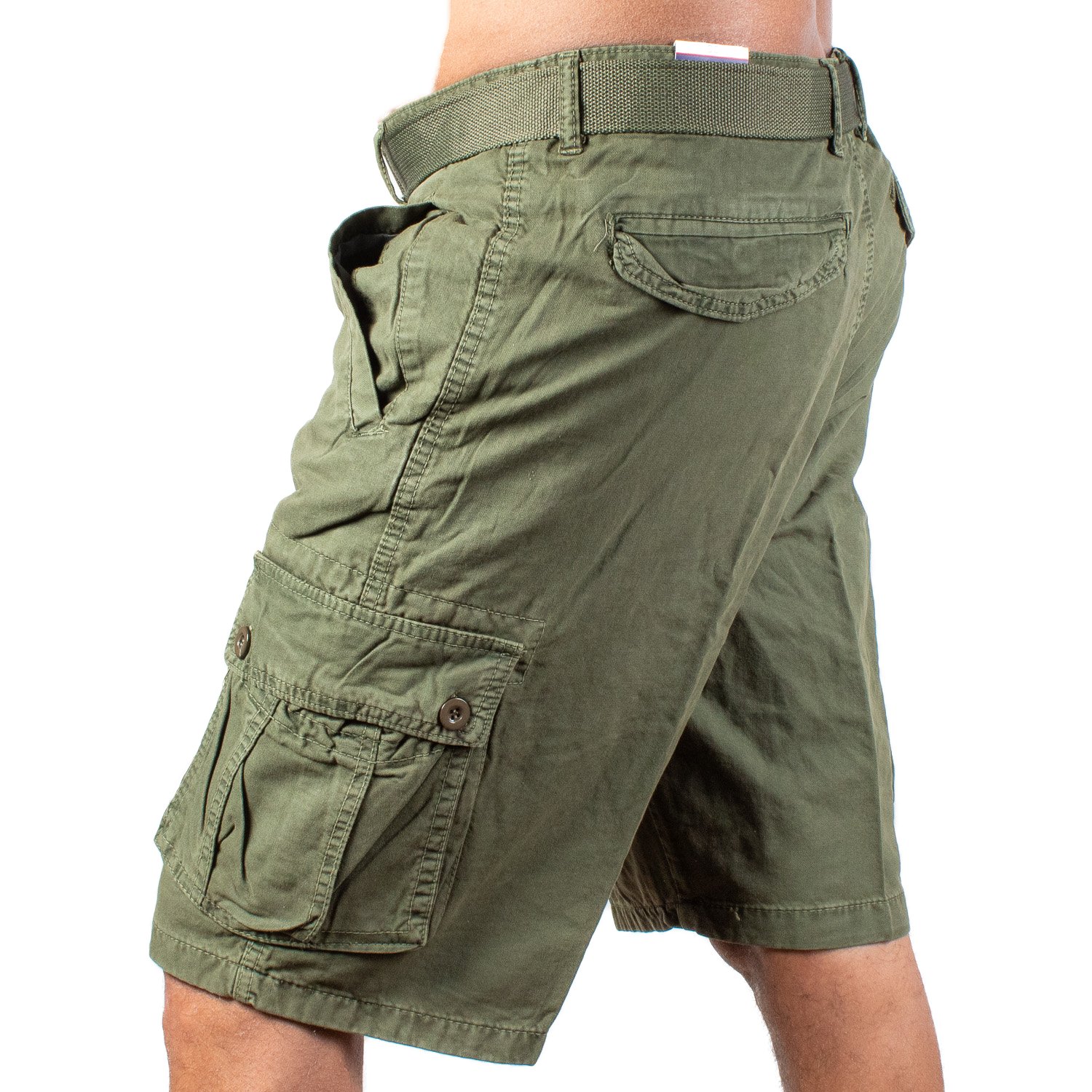 Bermuda cargo de gabardina para hombre. Incluye cinturón