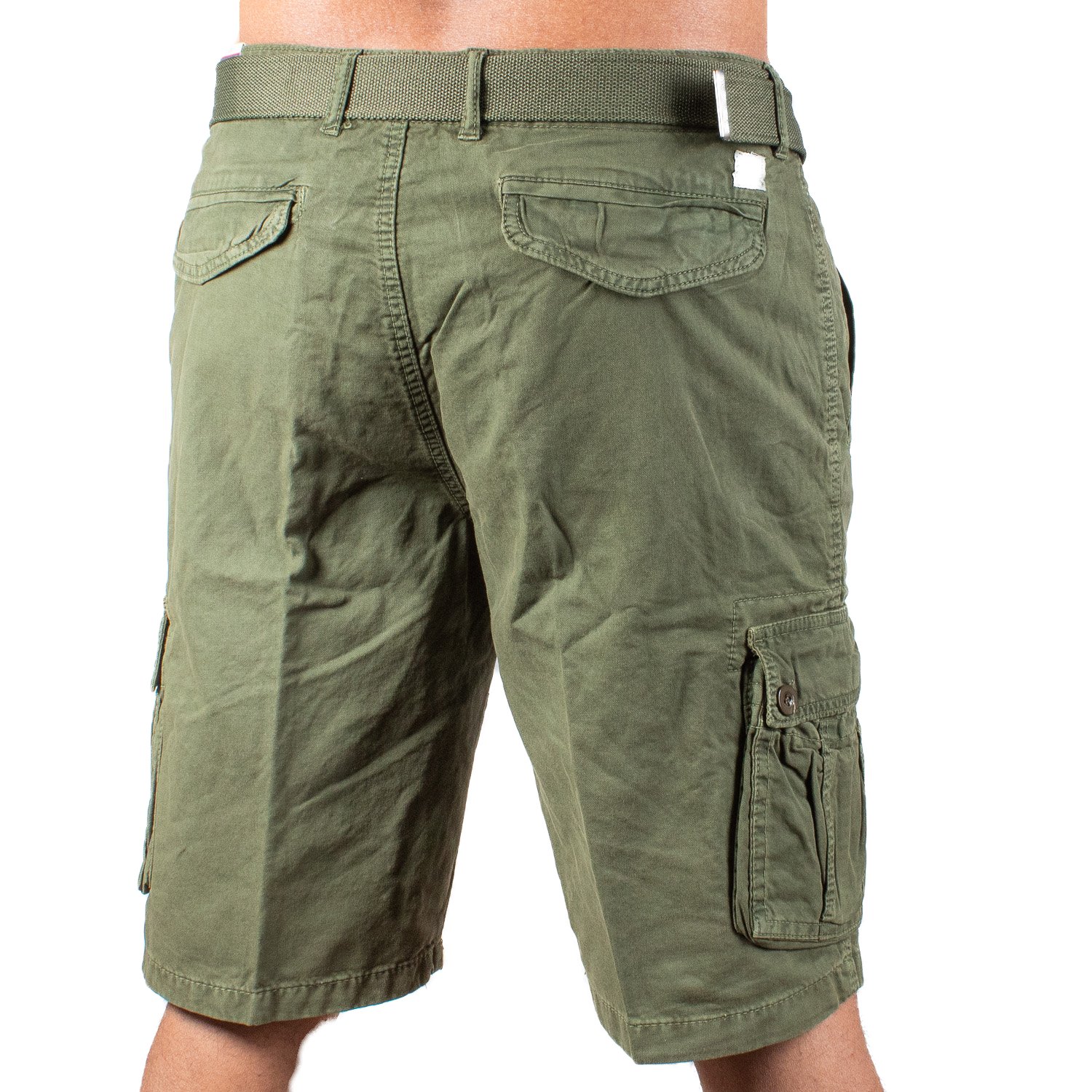 Bermuda cargo de gabardina para hombre. Incluye cinturón