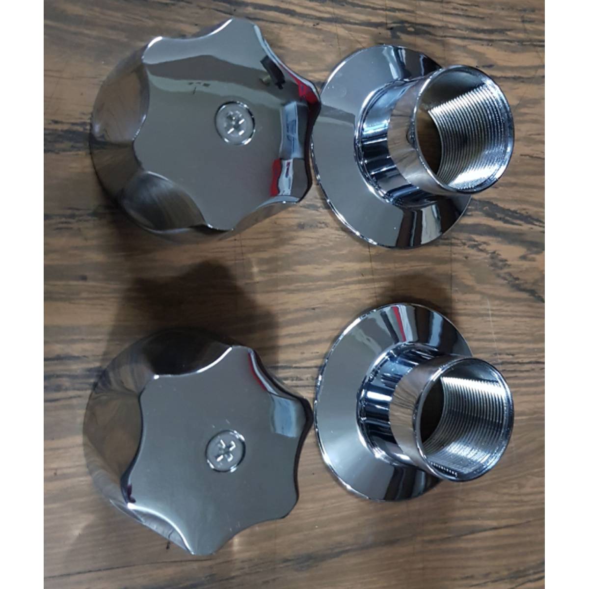 Juego De 2 Manerales Metálicos Y 2 Chapetones Para Regadera IML 