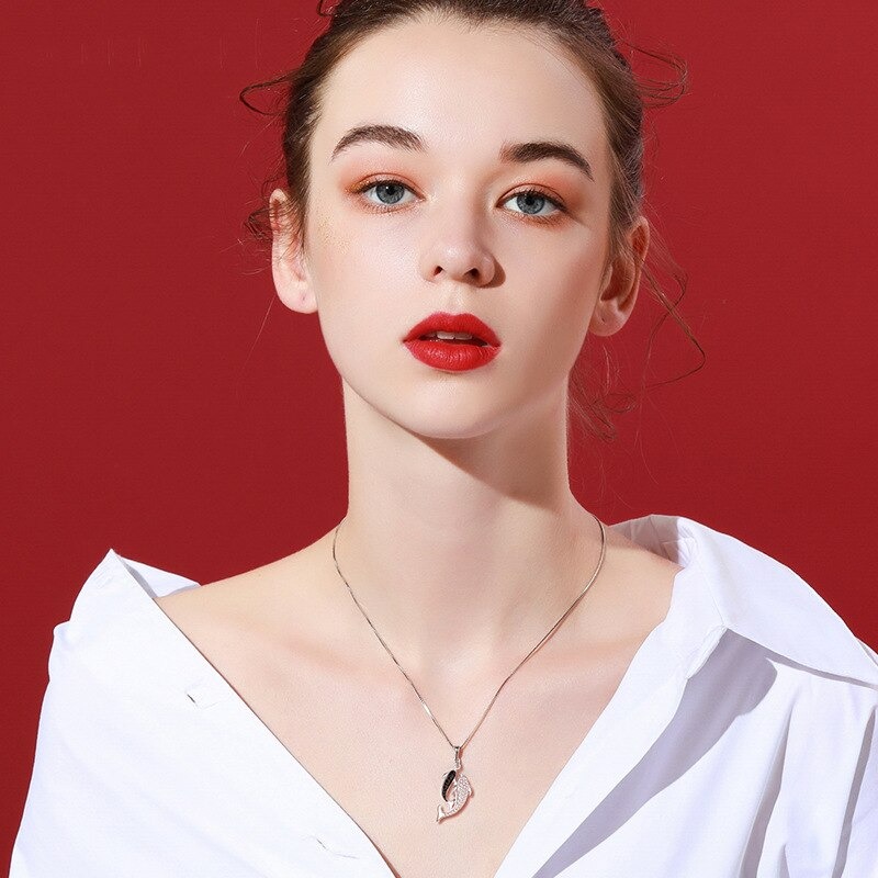 Collar De Delfines Blanco Con Negro