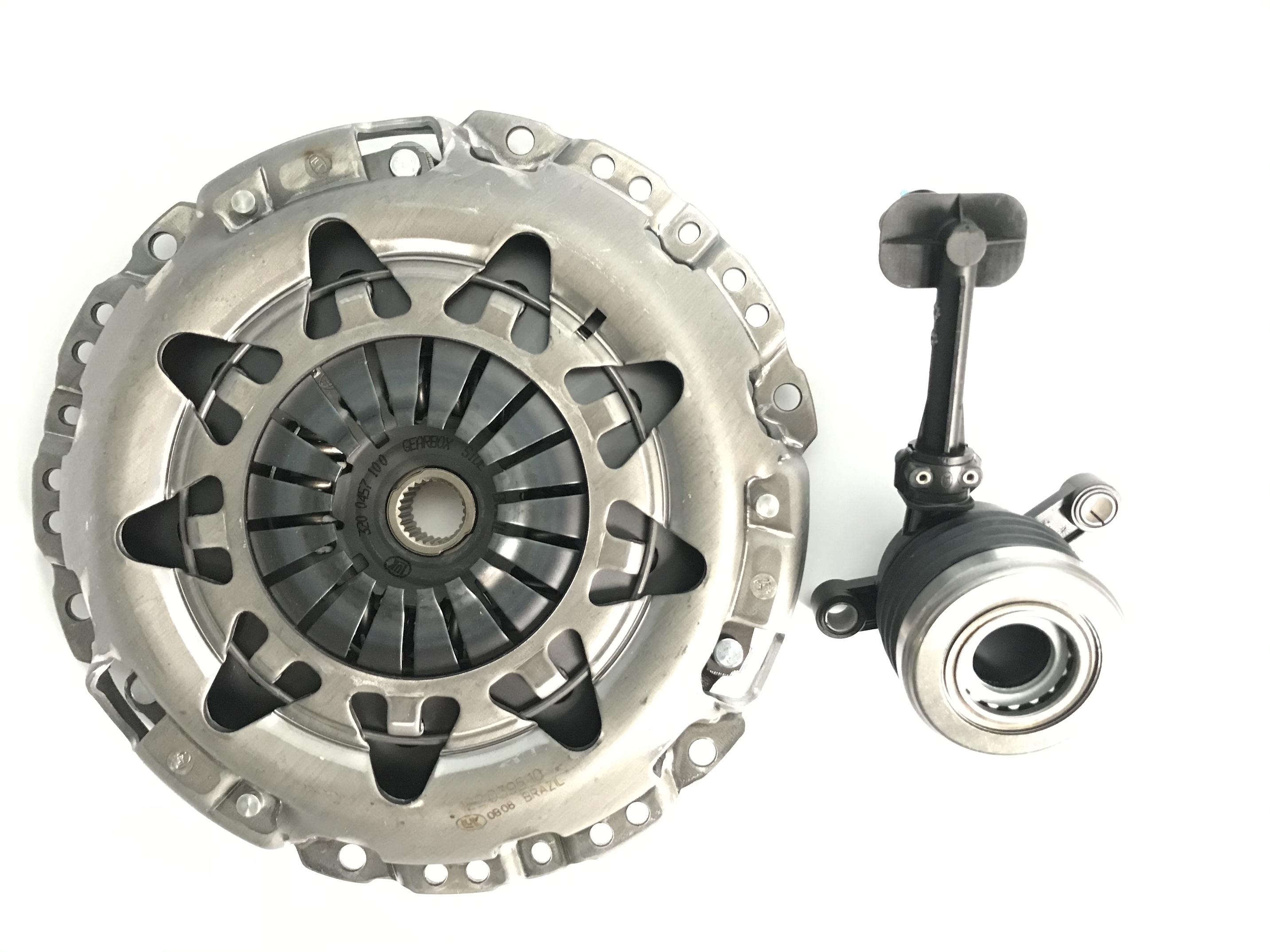 KIT DE CLUTCH MARCA LUK PARA NISSAN VERSA, TIIDA Y MARCH 1.6L 2012-2020