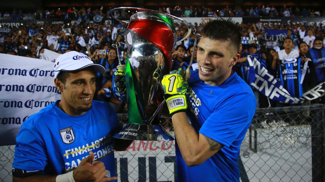 Jersey Puma del Gallos Blancos del Queretaro de Campeon de Copa MX