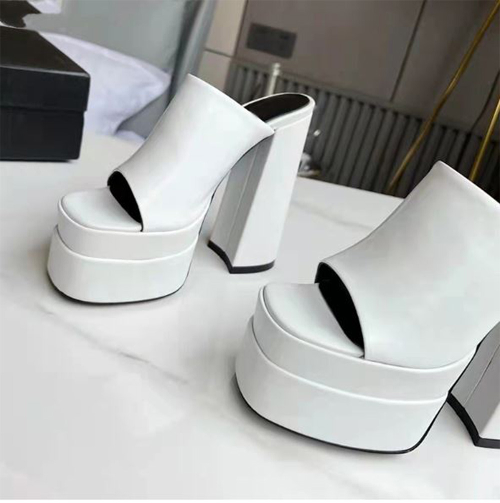 Zapatillas  mujer tipo Bratz  Suecos con plataforma , modelo a elegir.