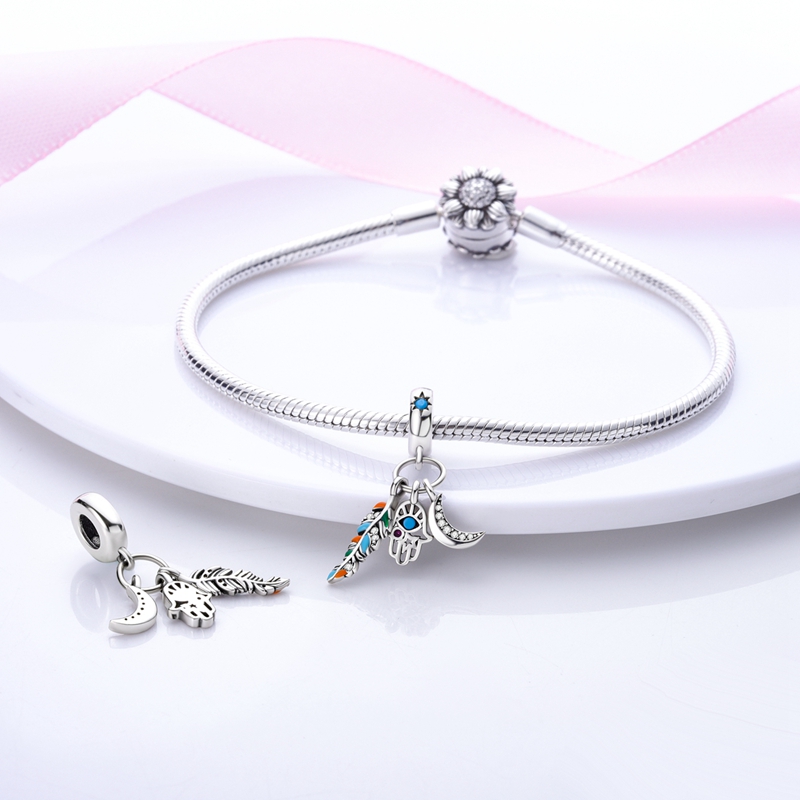 Charm Triple Hamsa Mano Fatima Luna y Pluma Dije En Plata Compatible Pulsera Pandora