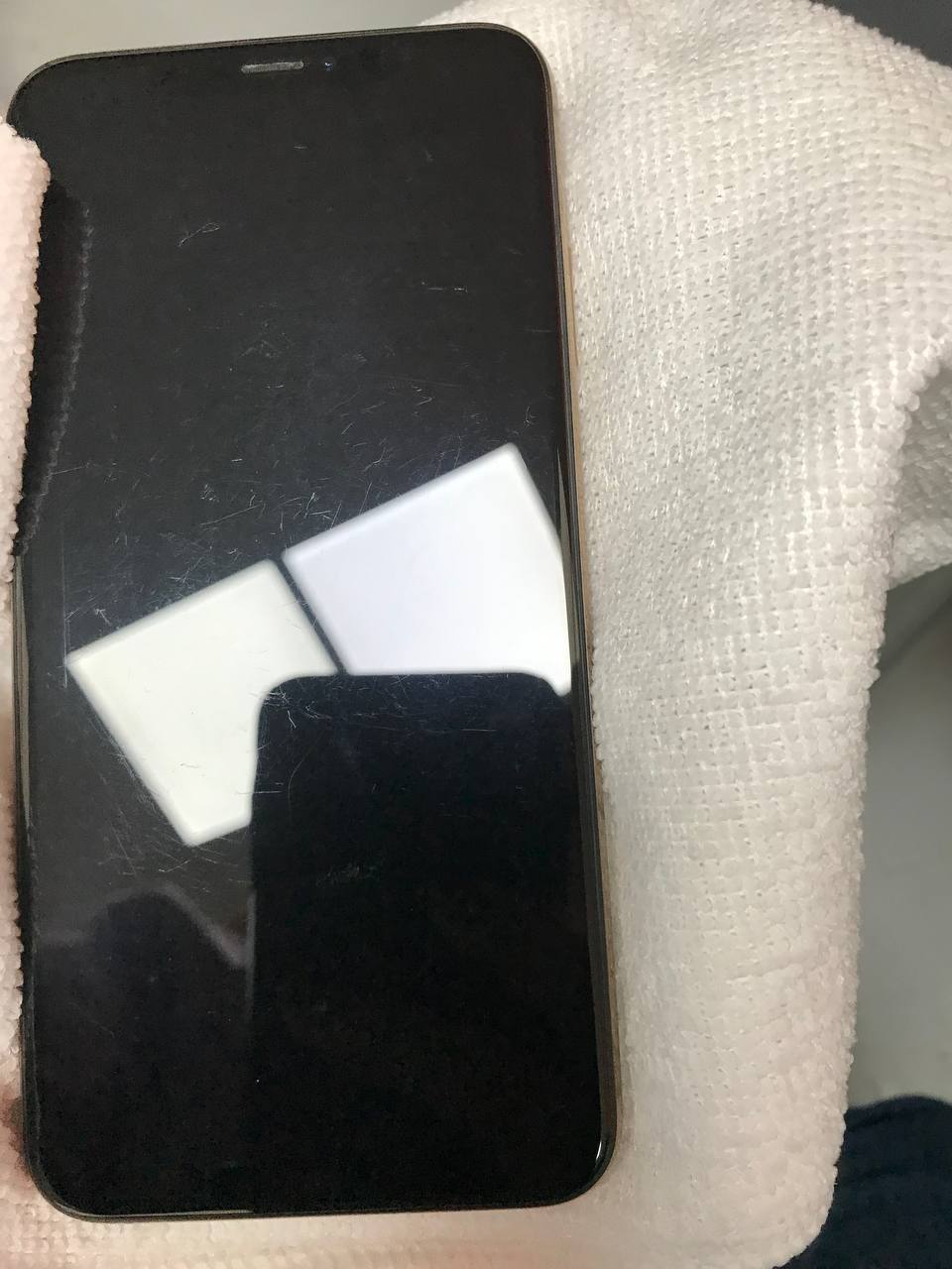 Celular Apple iPhone XS MAX 256gb Dorado reacondicionado grado B+