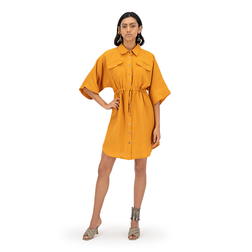 Vestido camisero Merkabá mostaza lino