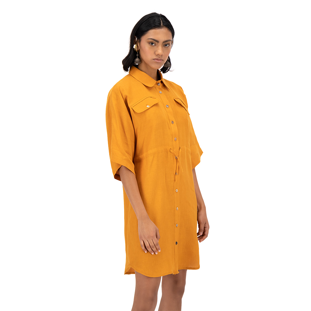 Vestido camisero Merkabá mostaza lino