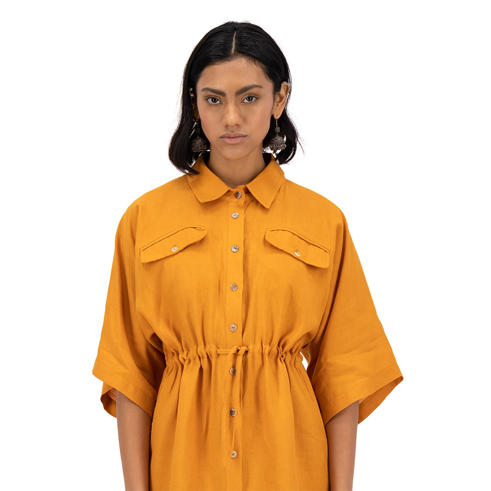 Vestido camisero Merkabá mostaza lino