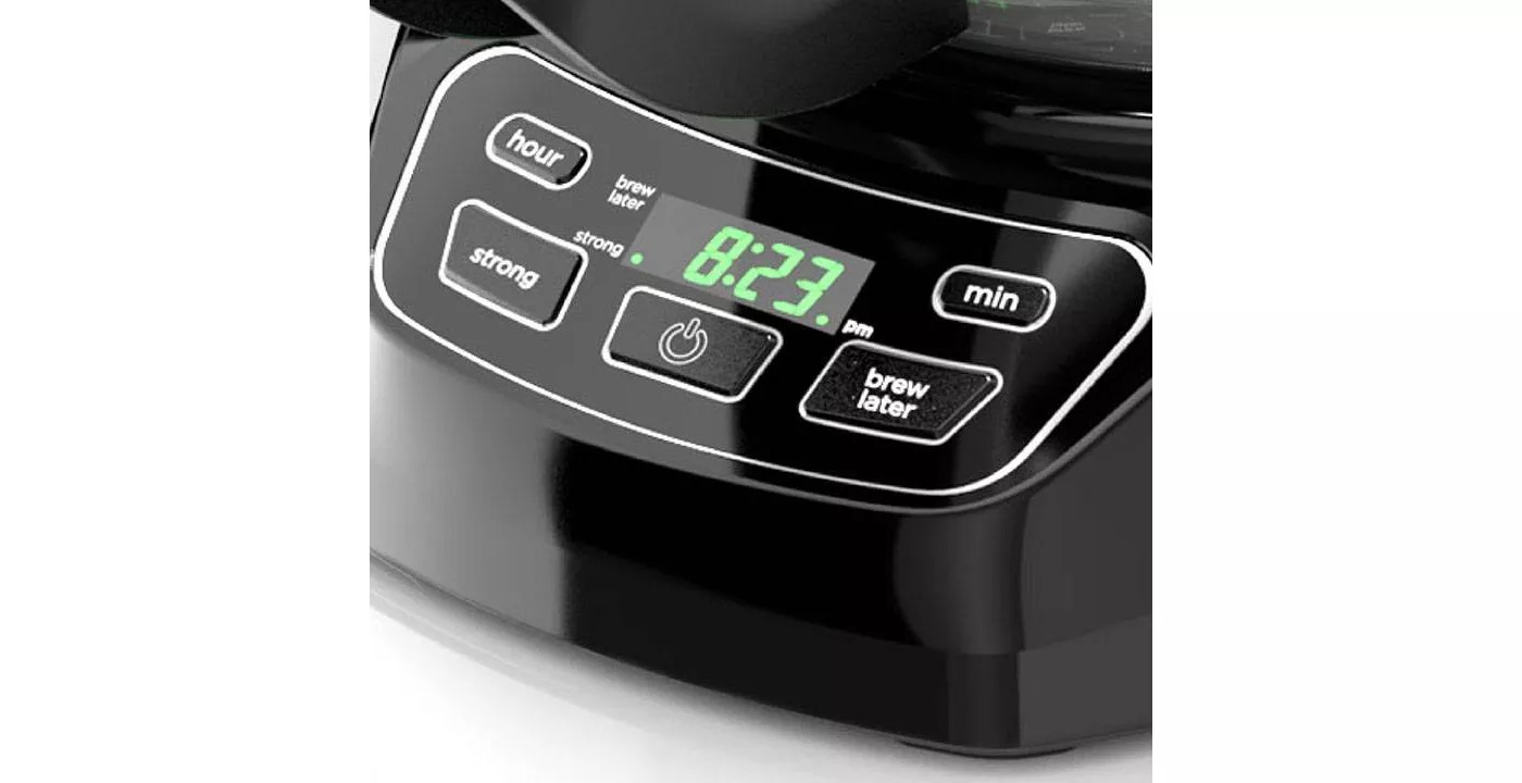 Cafetera Black & Decker CM-1110B Programable