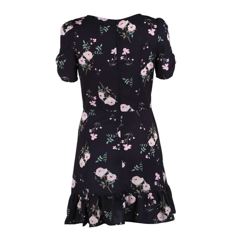 Vestido negro con flores