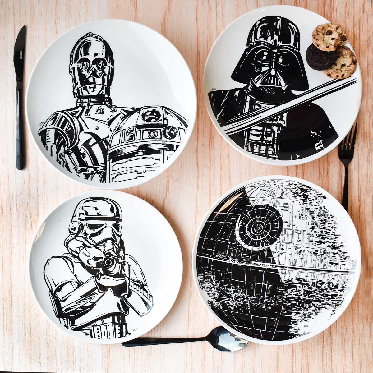 Fun Kids 2415-3089 Vajilla Porcelana Disney Star Wars Darth Vader Stormtrooper Blanco con Negro 12 pzas 4 personas