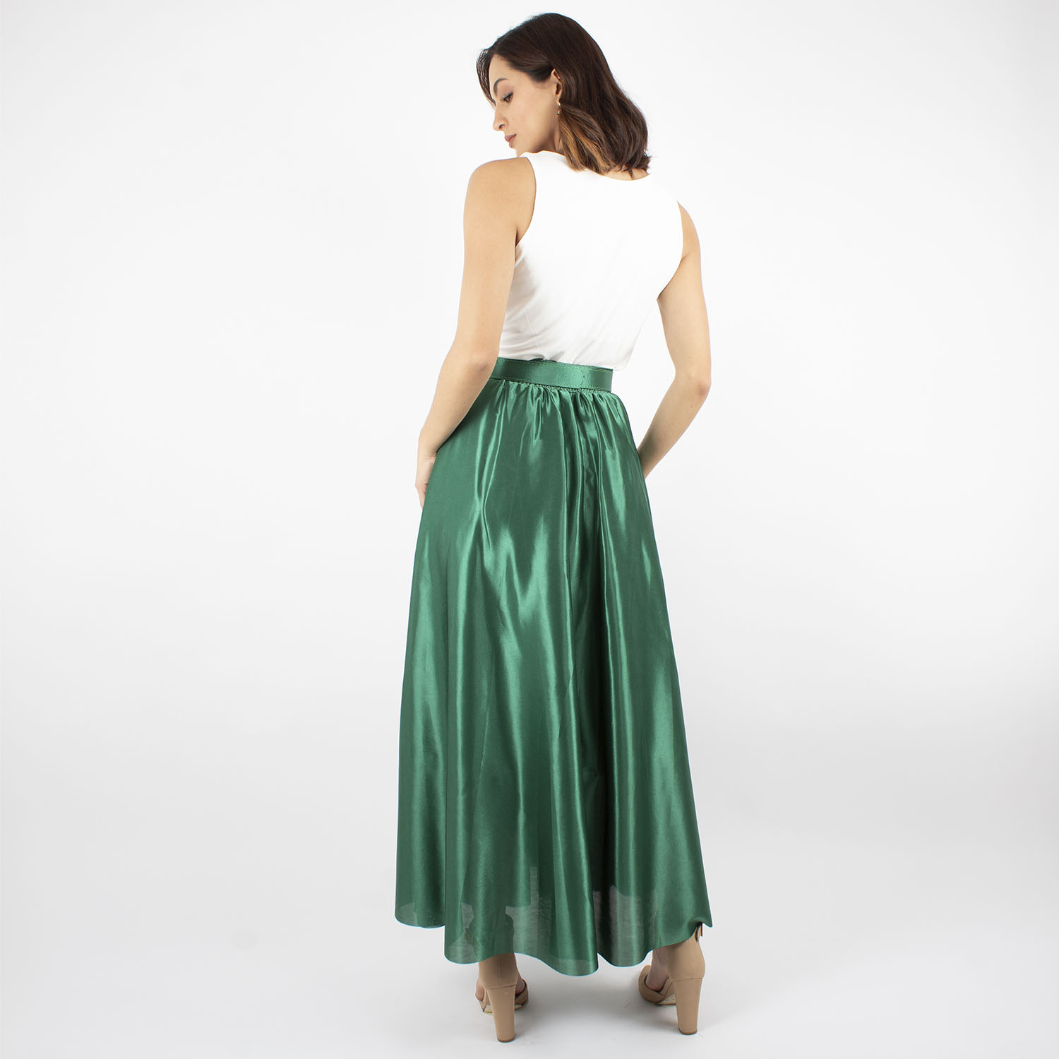 Maxi falda semicircular satinada con cinto