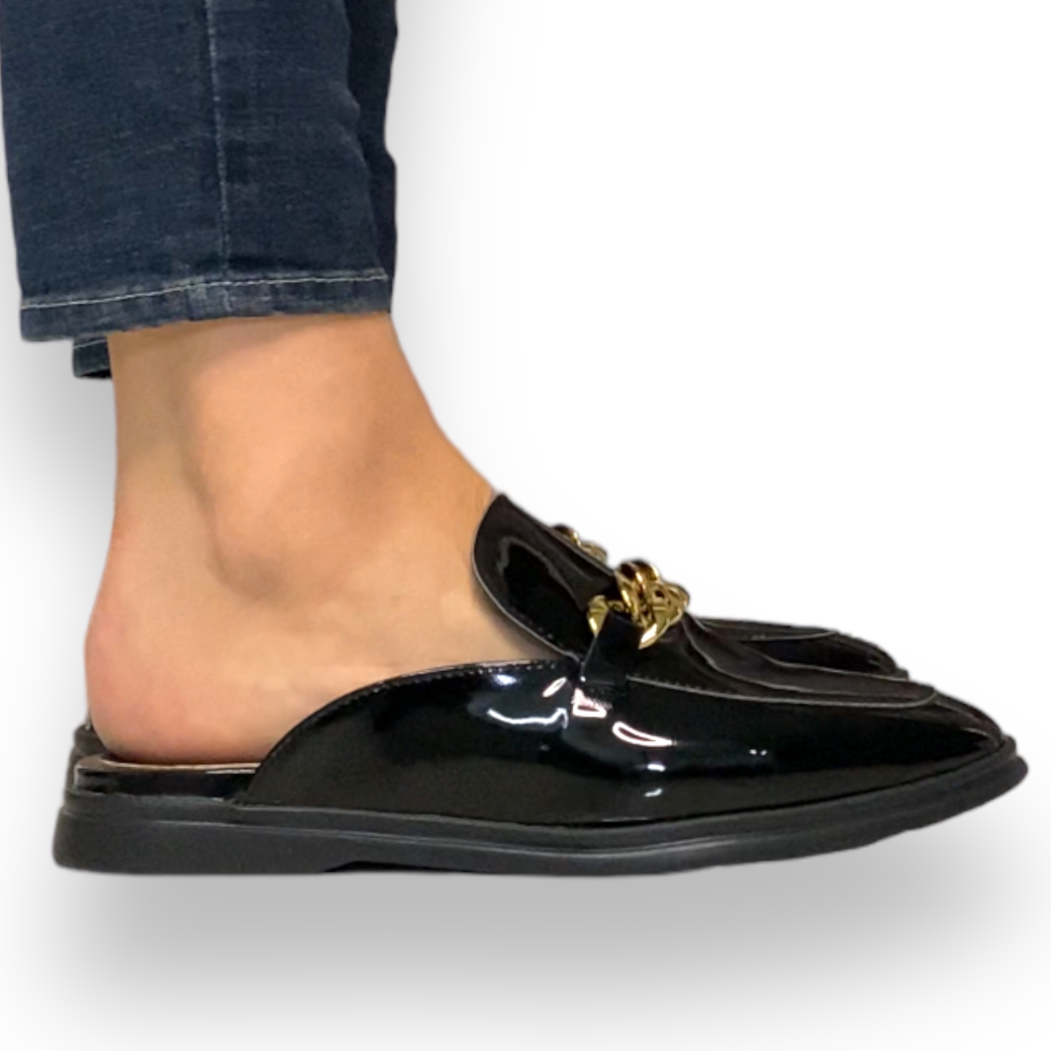 FLATS MULES CHAROL NEGRO CON CADENA DORADA DAVID SERRANO