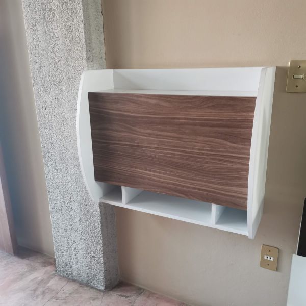 Escritorio de pared. IME. Plegable y compacto. WALL