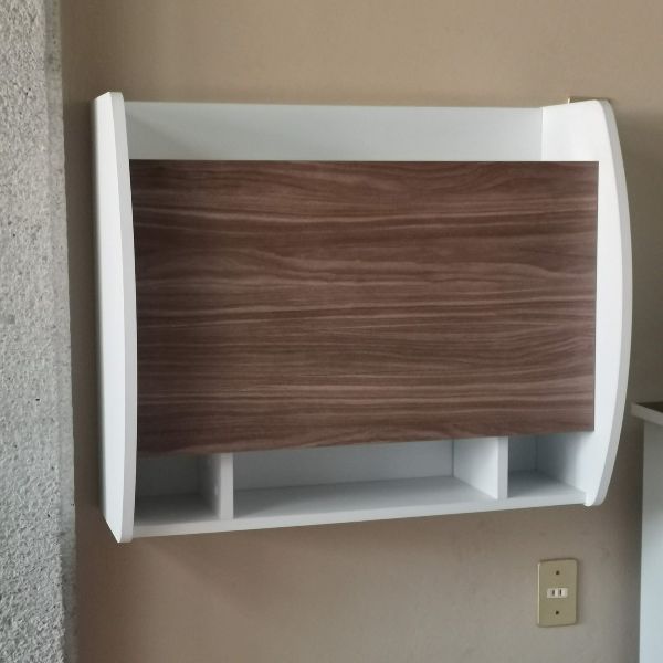 Escritorio de pared. IME. Plegable y compacto. WALL