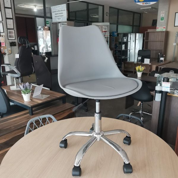 Silla Secretarial. JM. Base cromada y ruedas. Para casa u oficina. OSLO OP