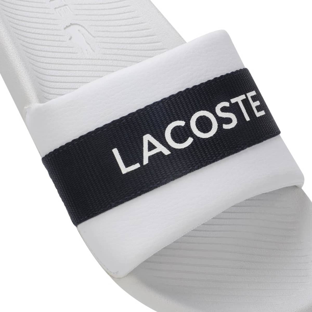 Sandalia croco slide de Lacoste para hombre, color blanco con negro, mod. 994586