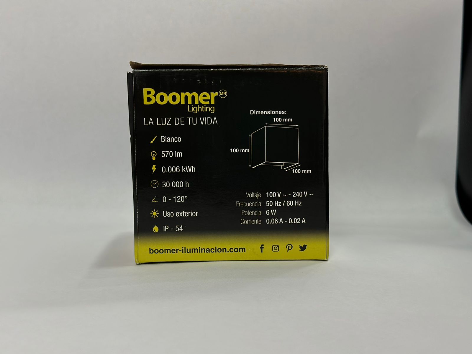 LUMINARIO LED ARBOTANTE NEGRO