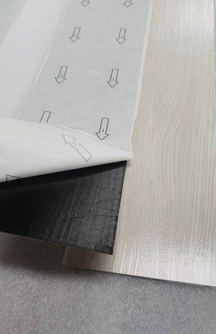 Piso Pvc Auto-adherible Caja 1 M2 #8537 Madera Gris Clara