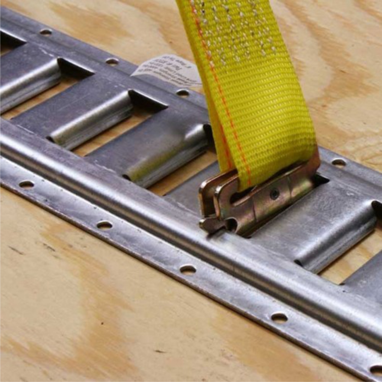 Banda Logística Con Trinquete Para Riel Logistico 2x16 Pies