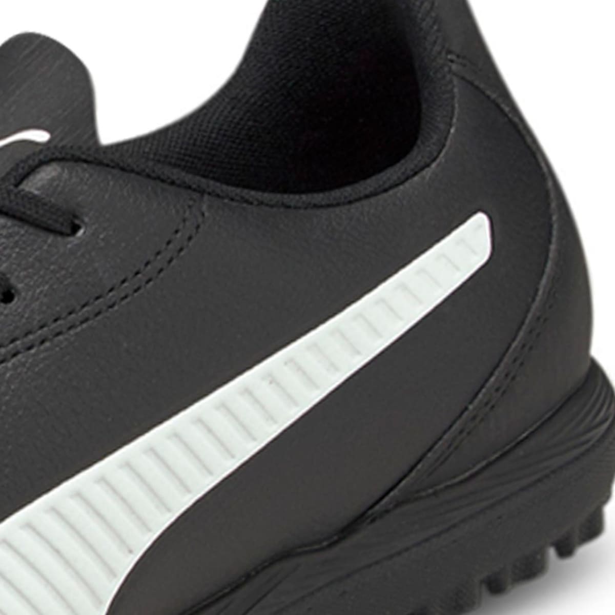 Tenis de fútbol Puma Monarch Ii Tt blanco con negro, mod. 1024961