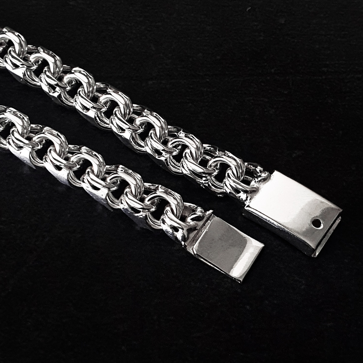 Esclava de plata 925 tejido chino, hecha a mano y con broche de caja. Incluye caja de regalo 