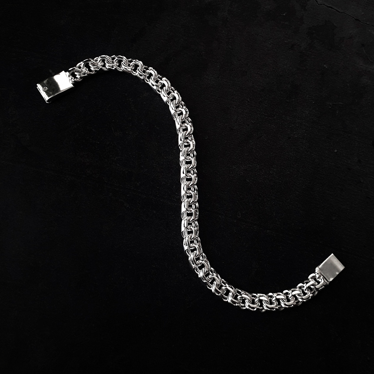 Esclava de plata 925 tejido chino, hecha a mano y con broche de caja. Incluye caja de regalo 