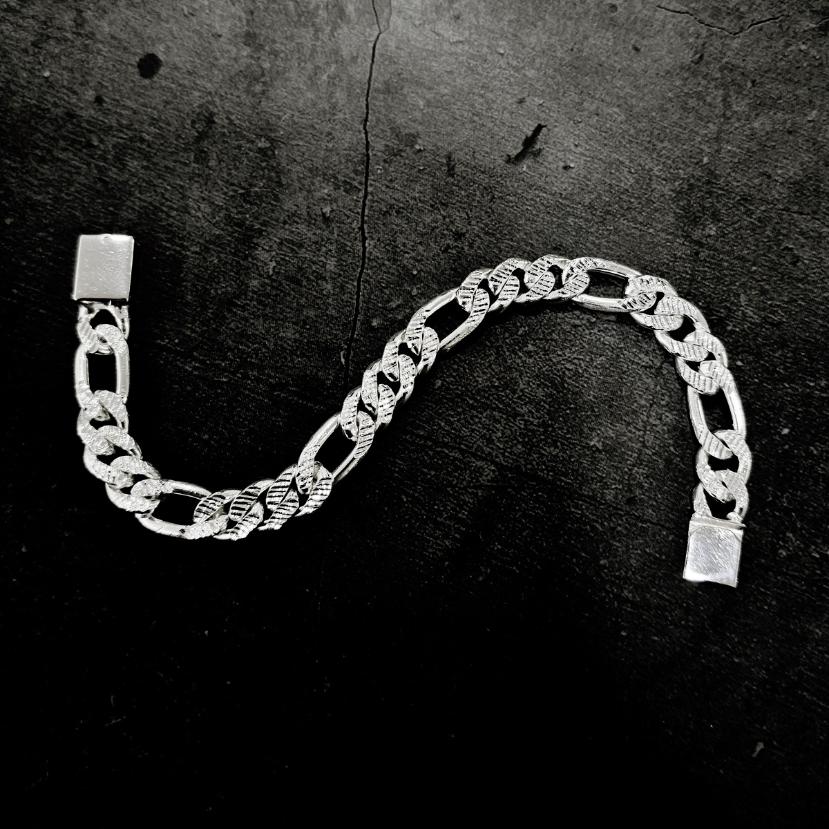 Esclava Figaro de plata .925 diamantada Hombre 3x1 de eslabones. Incluye caja de regalo