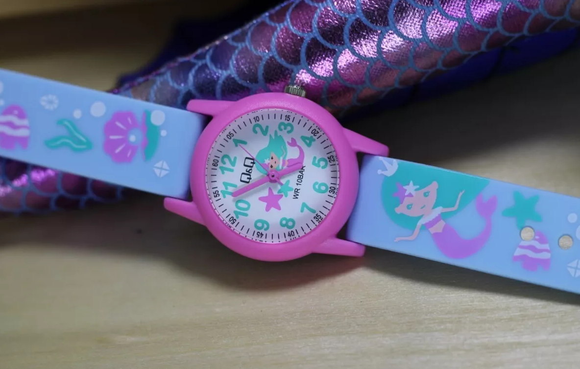 Reloj Infantil Para Niña Q & Q Sirena Análogo Vr99j012y