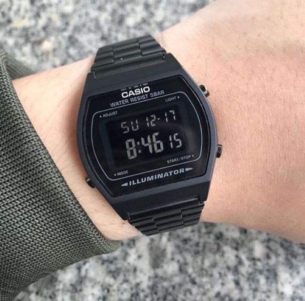 Reloj Unisex Casio B640WB-1 correa de acero Illuminator calendario alarma