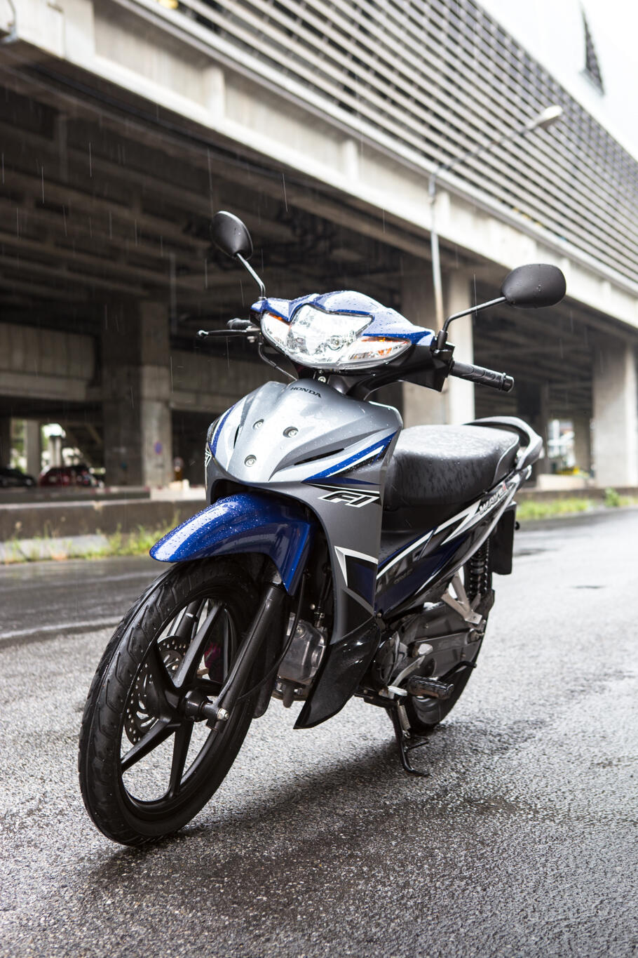 Llanta 110/70 17 54S Michelin Pilot Street 2