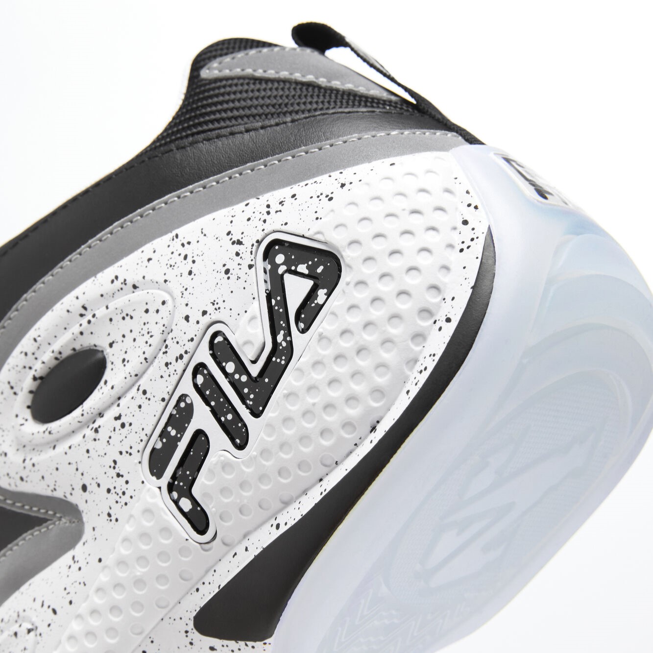 Tenis Fila Grant Hill 3 Blanco Negro Brush de Caballero Original